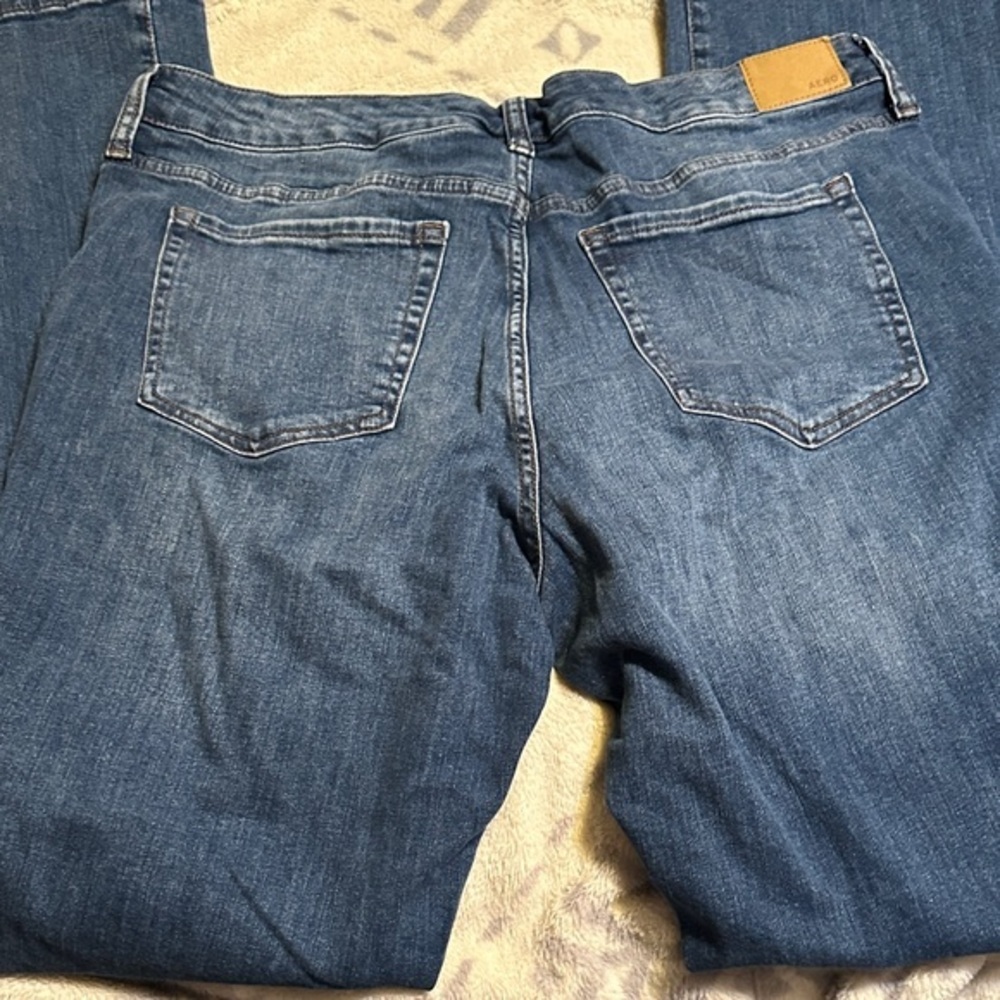 A171.   Aeropostale Women's Classic Blue mid rise Boot Cut Jeans size 10 L